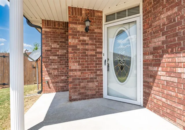 Photo 3 of Single family home for sale at 2252 Gray Dove Dr, Shawnee, OK 74804 | MLS# 1244104 | Listing updated on 2026-10-02