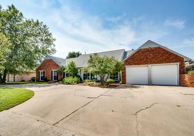 Photo 2 of Sale Pending at 2924 Cornwall Pl, Oklahoma City, OK 73120 | MLS# 1244137 | Listing updated on 2026-09-12
