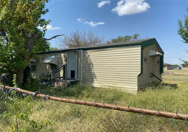 Photo 1 of Single family home for sale at 1524 Sw Georgia Ave, Lawton, OK 73501 | MLS# 1244166 | Listing updated on 2026-09-11