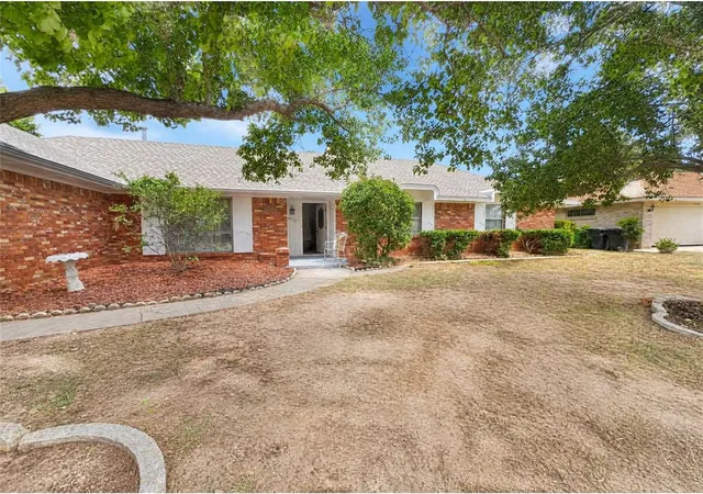 Photo 1 of Single family home for sale at 7912 Duane Dr, Oklahoma City, OK 73132 | MLS# 1244244 | Listing updated on 2026-09-15