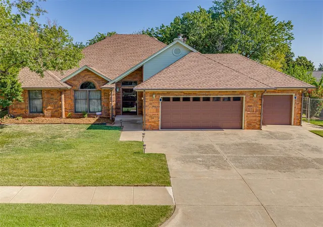 Photo 1 of Single family home for sale at 3203 Center St, Oklahoma City, OK 73120 | MLS# 1244250 | Listing updated on 2026-09-14