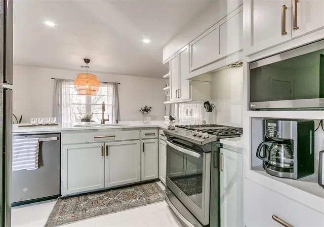 Photo 4 of Sale Pending at 2657 Lakeside Dr, Oklahoma City, OK 73120 | MLS# 1244257 | Listing updated on 2026-09-11