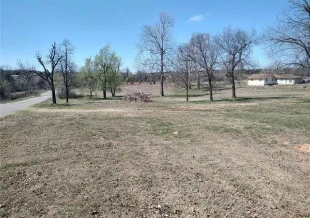 Photo 4 of Sale Pending at 3020 Oakwood Dr, Choctaw, OK 73020 | MLS# 1244280 | Listing updated on 2026-10-01