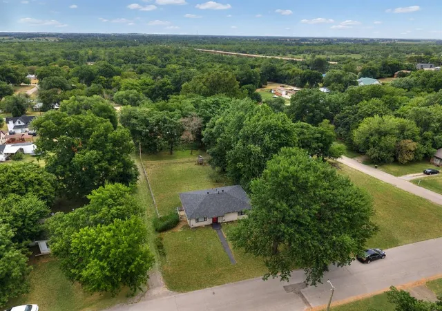 Photo 1 of Single family home for sale at 412 N 3rd Avenue, Purcell, OK 73080 | MLS# 1244302 | Listing updated on 2026-09-14