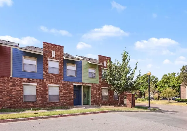 Photo 2 of Townhouse for sale at 2109 Houston St, Norman, OK 73071 | MLS# 1244431 | Listing updated on 2026-09-22