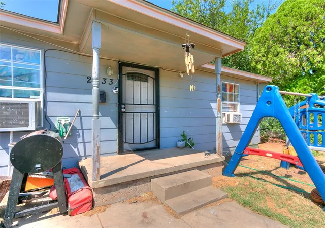 Photo 2 of Single family home for sale at 2533 Sw 46th Street, Oklahoma City, OK 73119 | MLS# 1244433 | Listing updated on 2026-09-15