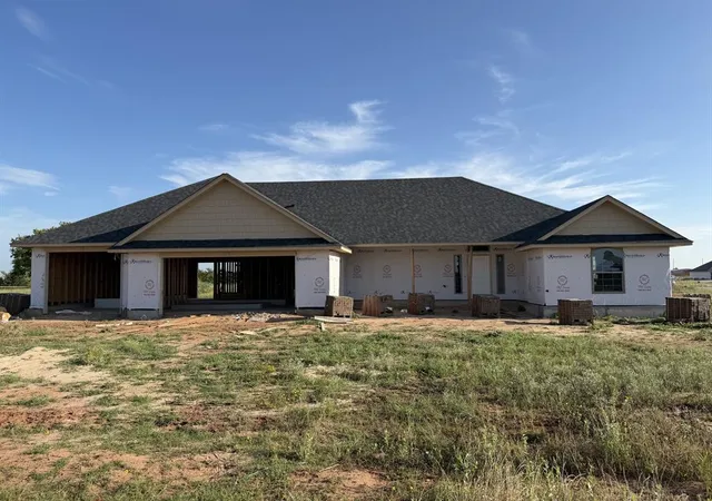 Photo 1 of Single family home for sale at 2585 Gallant Fox Ter, Guthrie, OK 73044 | MLS# 1244509 | Listing updated on 2026-09-12