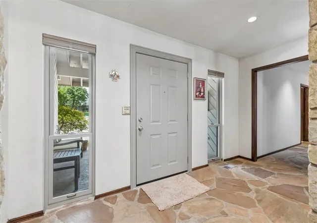 Photo 4 of Single family home for sale at 2008 Mistletoe Ct, Edmond, OK 73034 | MLS# 1244545 | Listing updated on 2026-09-30
