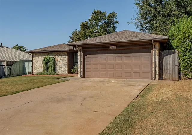 Photo 2 of Sale Pending at 9809 Southridge Dr, Oklahoma City, OK 73159 | MLS# 1244858 | Listing updated on 2026-09-15