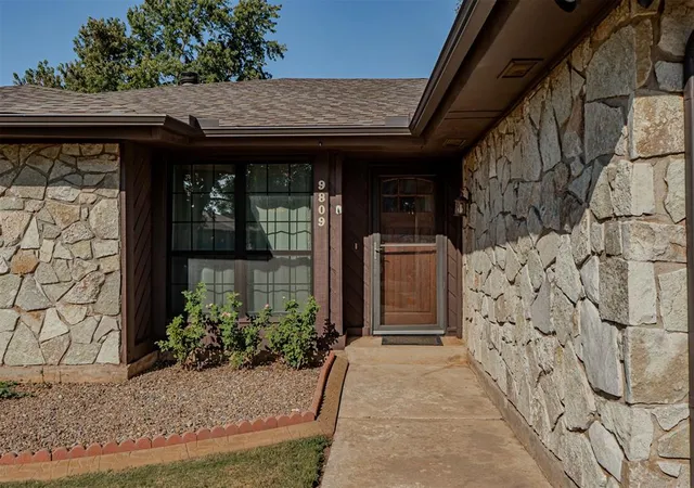 Photo 3 of Sale Pending at 9809 Southridge Dr, Oklahoma City, OK 73159 | MLS# 1244858 | Listing updated on 2026-09-15