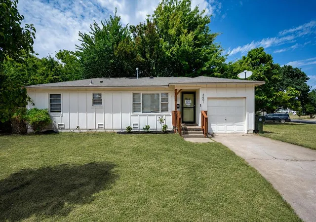 Photo 1 of Sale Pending at 3601 Woodside Dr, Midwest City, OK 73110 | MLS# 1244860 | Listing updated on 2026-09-15