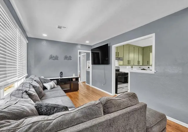 Photo 2 of Sale Pending at 3601 Woodside Dr, Midwest City, OK 73110 | MLS# 1244860 | Listing updated on 2026-09-15