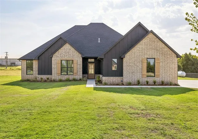 Photo 1 of Single family home for sale at 9560 Regado Ct, Guthrie, OK 73044 | MLS# 1245042 | Listing updated on 2026-09-14