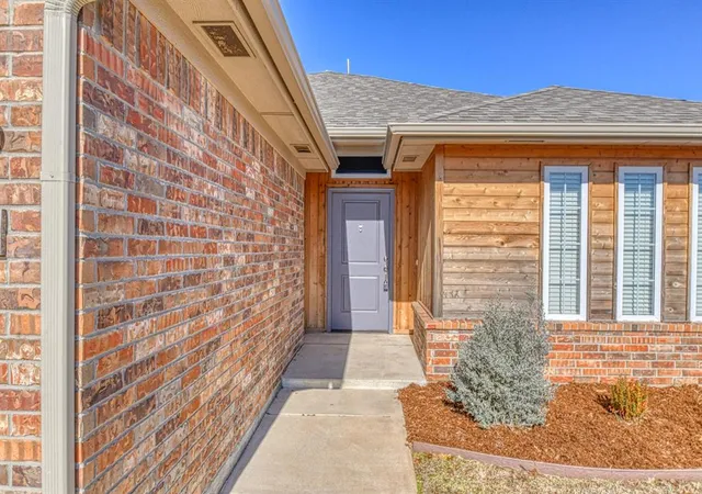 Photo 3 of Single family home for sale at 6513 Se 87th Street, Oklahoma City, OK 73135 | MLS# 1245166 | Listing updated on 2026-09-15