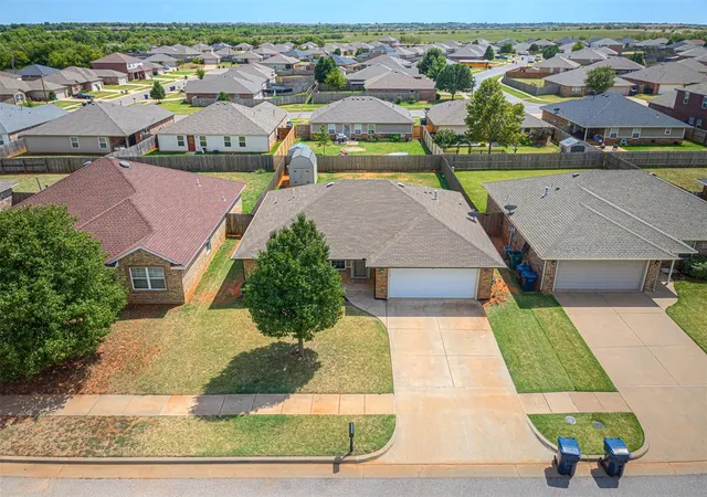 Photo 3 of Single family home for sale at 11804 NW 133rd Street, Piedmont, OK 73078 | MLS# 1245168 | Listing updated on 2026-09-17