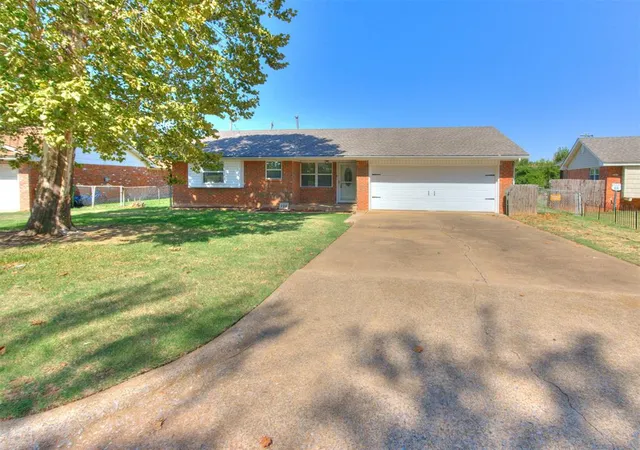 Photo 1 of Sale Pending at 124 N Ranchwood Blvd, Yukon, OK 73099 | MLS# 1245218 | Listing updated on 2026-09-13