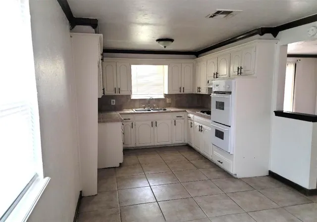 Photo 3 of Sale Pending at 713 Ne 83rd Street, Oklahoma City, OK 73114 | MLS# 1245348 | Listing updated on 2026-09-14