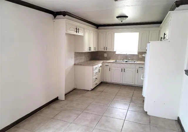 Photo 3 of Sale Pending at 713 NE 83rd Street, Oklahoma City, OK 73114 | MLS# 1245348 | Listing updated on 2026-09-14