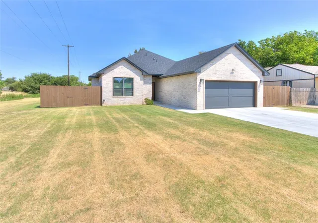 Photo 2 of Sale Pending at 1245 Sw 17th St, Oklahoma City, OK 73108 | MLS# 1245421 | Listing updated on 2026-09-11