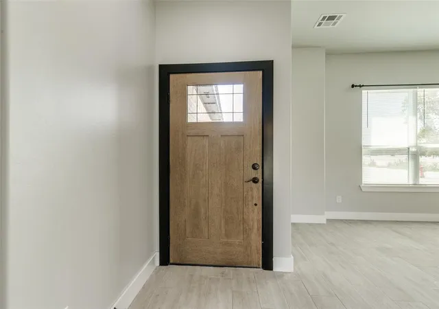 Photo 3 of Sale Pending at 1245 Sw 17th St, Oklahoma City, OK 73108 | MLS# 1245421 | Listing updated on 2026-09-11
