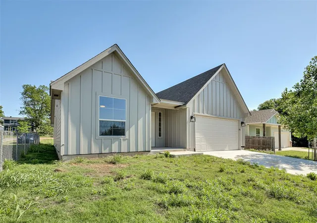 Photo 3 of Single family home for sale at 722 E Grant Ave, Guthrie, OK 73044 | MLS# 1245458 | Listing updated on 2026-09-15