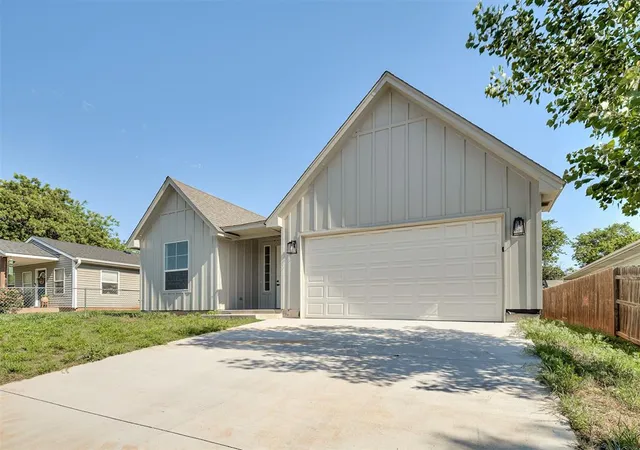 Photo 3 of Single family home for sale at 722 E Grant Ave, Guthrie, OK 73044 | MLS# 1245458 | Listing updated on 2026-09-15