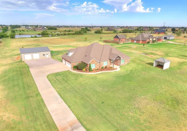 Photo 3 of Single family home for sale at 2901 Fontaine Pl, El Reno, OK 73036 | MLS# 1245485 | Listing updated on 2026-09-12