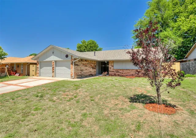 Photo 2 of Single family home for sale at 1305 Apollo Rd, Edmond, OK 73003 | MLS# 1245503 | Listing updated on 2026-09-11