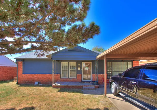 Single family home for sale at 1012 Sw 45Th St, Oklahoma City, OK 73109 | MLS# 1245605