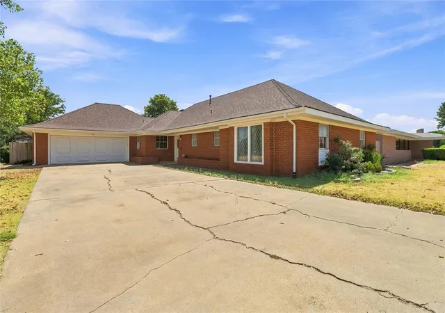 Photo 3 of Single family home for sale at 120 Gaynelle Ln, Hobart, OK 73651 | MLS# 1245710 | Listing updated on 2026-09-25