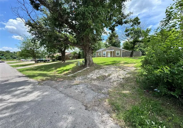 Photo 1 of Single family home for sale at 2411 N Clarke St, Choctaw, OK 73020 | MLS# 1245836 | Listing updated on 2026-09-15