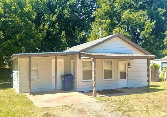 Photo 1 of Single family home for sale at 504 S Morrison Ave, El Reno, OK 73036 | MLS# 1245845 | Listing updated on 2026-09-11