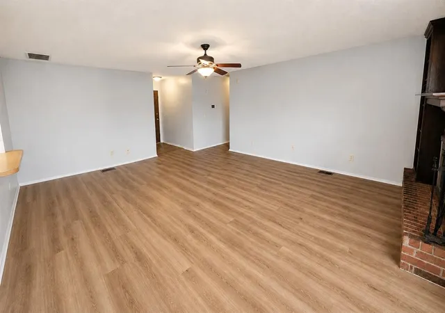 Photo 2 of Single family home for sale at 10444 Fairfax Ln, Yukon, OK 73099 | MLS# 1245891 | Listing updated on 2026-09-13