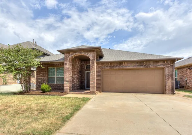 Photo 2 of Single family home for sale at 3428 Sadie Dr, Yukon, OK 73099 | MLS# 1245935 | Listing updated on 2026-09-09