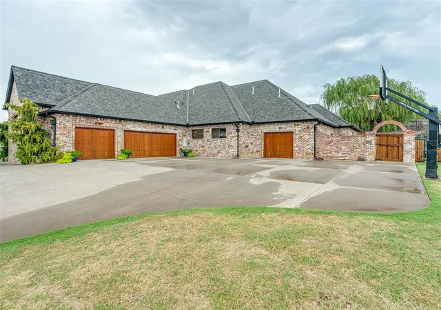 Photo 3 of Single family home for sale at 3450 Sarah Dr, Newcastle, OK 73065 | MLS# 1245953 | Listing updated on 2026-09-21