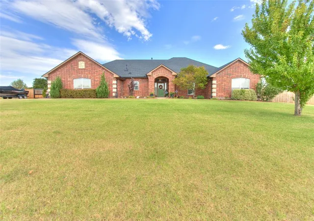 Photo 2 of Sale Pending at 4260 Sundance Ln, Newalla, OK 74857 | MLS# 1245989 | Listing updated on 2026-09-13