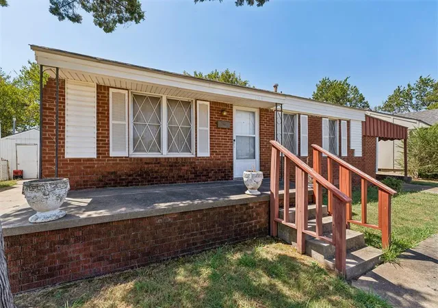 Photo 3 of Sale Pending at 106 E Myrtle Dr, Oklahoma City, OK 73110 | MLS# 1245999 | Listing updated on 2026-09-15
