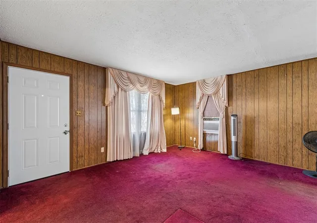 Photo 4 of Sale Pending at 106 E Myrtle Dr, Oklahoma City, OK 73110 | MLS# 1245999 | Listing updated on 2026-09-15