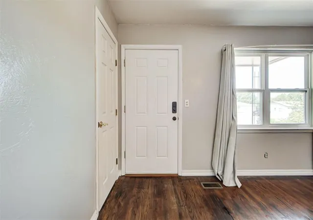 Photo 4 of Single family home for sale at 1501 Dianna Dr, Yukon, OK 73099 | MLS# 1246006 | Listing updated on 2026-09-14
