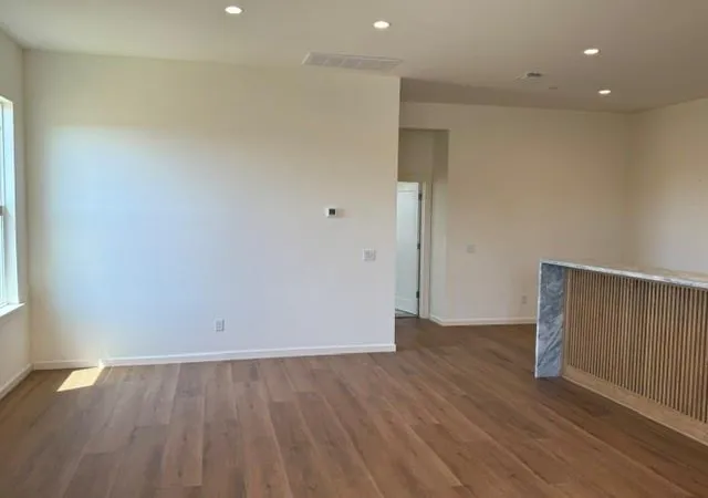 Photo 4 of Townhouse for sale at 541 Wimbledon Rd, Edmond, OK 73003 | MLS# 1246095 | Listing updated on 2026-09-15