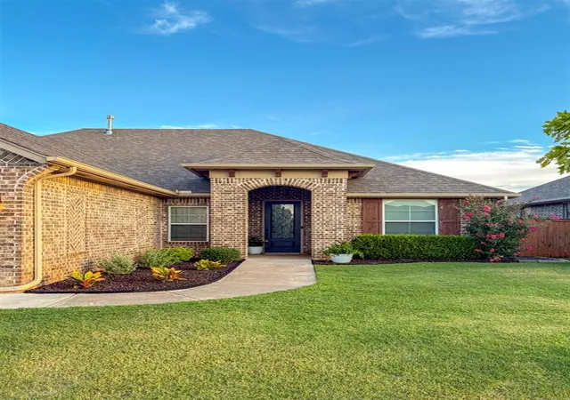 Photo 2 of Single family home for sale at 8304 Nw 159th St, Edmond, OK 73013 | MLS# 1246173 | Listing updated on 2026-09-15