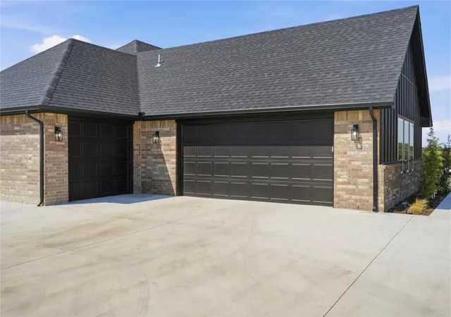 Photo 3 of Single family home for sale at 2439 Wolf Creek Bnd, Blanchard, OK 73010 | MLS# 1246254 | Listing updated on 2026-10-07