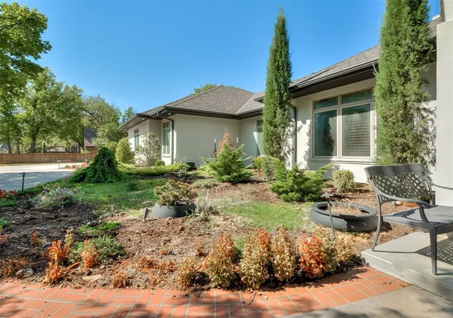 Photo 3 of Mansion for sale at 2808 Castlewood Dr, Norman, OK 73072 | MLS# 1246278 | Listing updated on 2026-09-11
