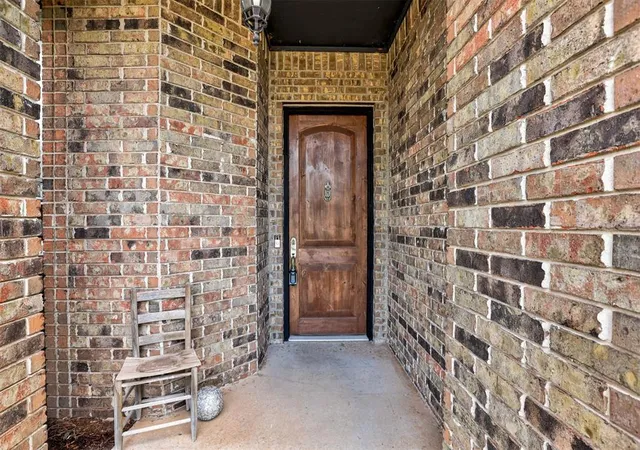Photo 4 of Single family home for sale at 16504 Sunny Hollow Rd, Edmond, OK 73012 | MLS# 1246330 | Listing updated on 2026-09-14