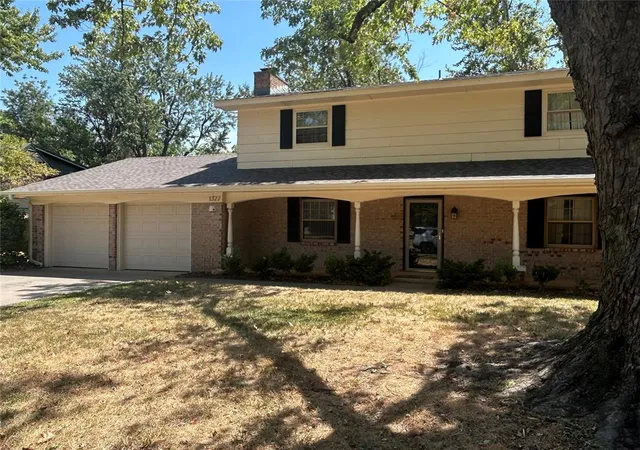 Photo 2 of Single family home for sale at 1327 Brookdale Dr, Norman, OK 73072 | MLS# 1246348 | Listing updated on 2026-10-20