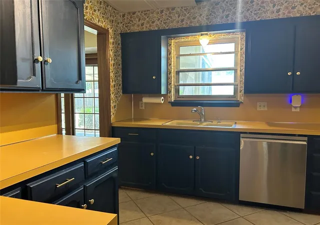 Photo 4 of Single family home for sale at 1327 Brookdale Dr, Norman, OK 73072 | MLS# 1246348 | Listing updated on 2026-10-20