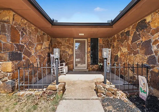 Photo 3 of Single family home for sale at 3805 Nw 115th Street, Oklahoma City, OK 73162 | MLS# 1246483 | Listing updated on 2026-09-09