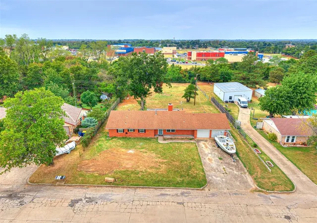 Photo 3 of Single family home for sale at 907 Oak Park Dr, Choctaw, OK 73020 | MLS# 1246521 | Listing updated on 2026-09-11