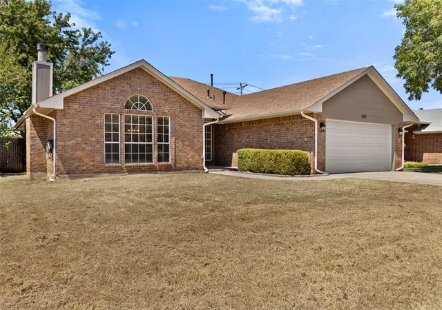 Photo 2 of Sale Pending at 1416 Bonnybrook St, Norman, OK 73071 | MLS# 1246537 | Listing updated on 2026-09-15