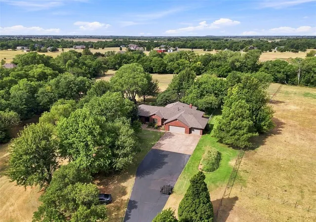 Photo 2 of Single family home for sale at 801 Cameron Dr, Yukon, OK 73099 | MLS# 1246582 | Listing updated on 2026-09-15